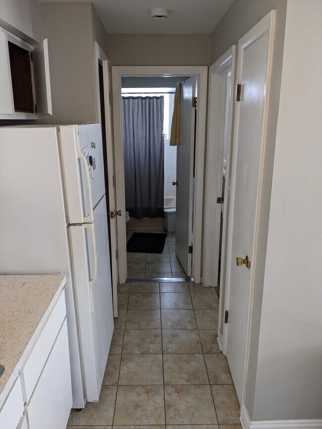 Foto del edificio - 8551 Arnold Ave