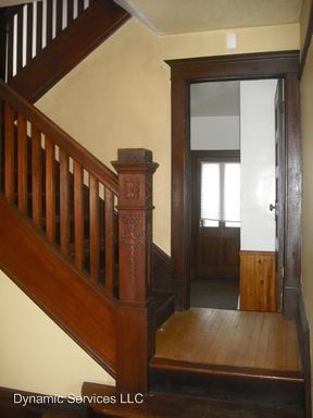 Building Photo - 220 S Prairie Ave