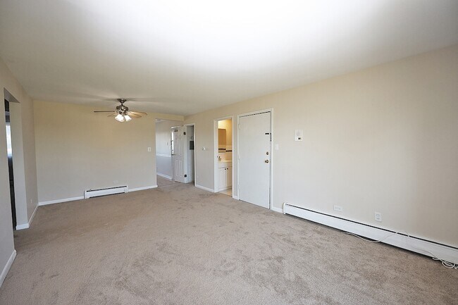 Foto del edificio - 117 Boardwalk Street Unit 2W
