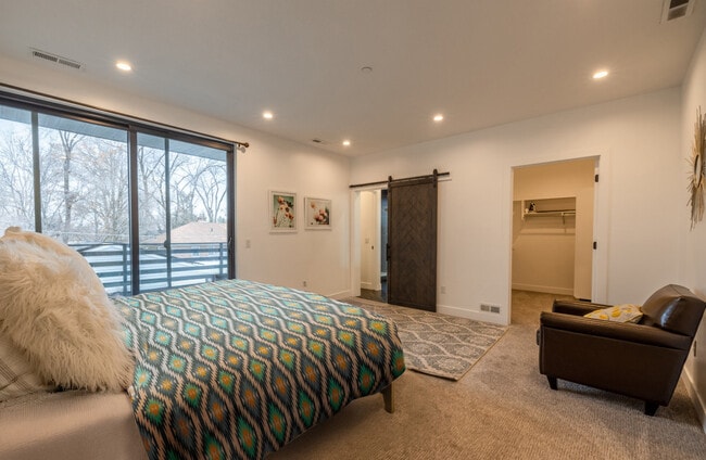 Building Photo - 2597 S 700 E