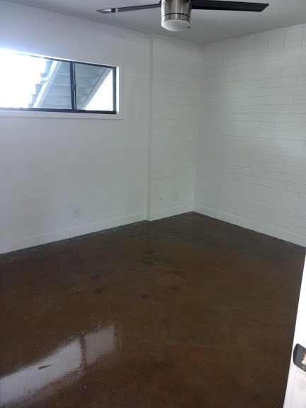 Building Photo - 320 West Earll Dr