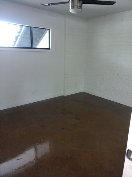 Foto del edificio - 320 West Earll Dr