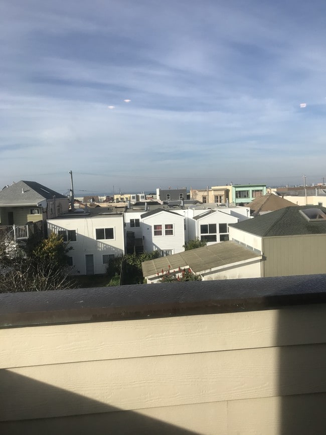Foto del edificio - 1335 46th Ave