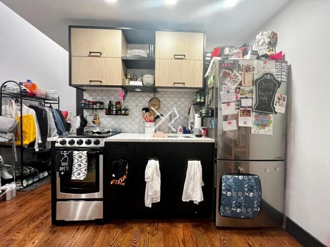 Foto del edificio - 2 bedroom in BROOKLYN NY 11216