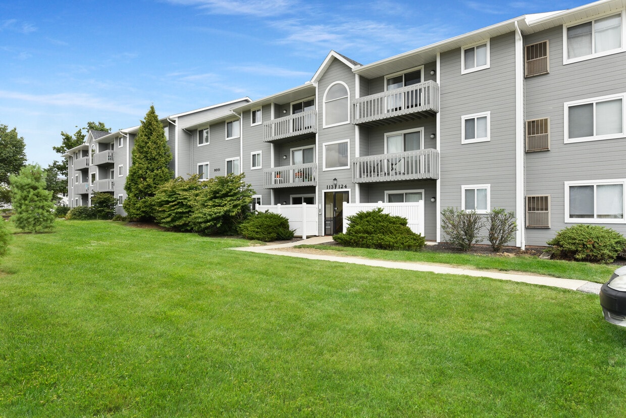 Primary Photo - Portage Pointe Apartments