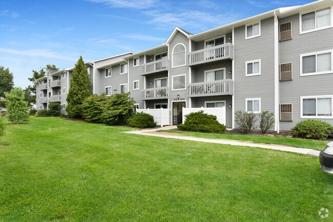 Building Photo - Portage Pointe Apartments