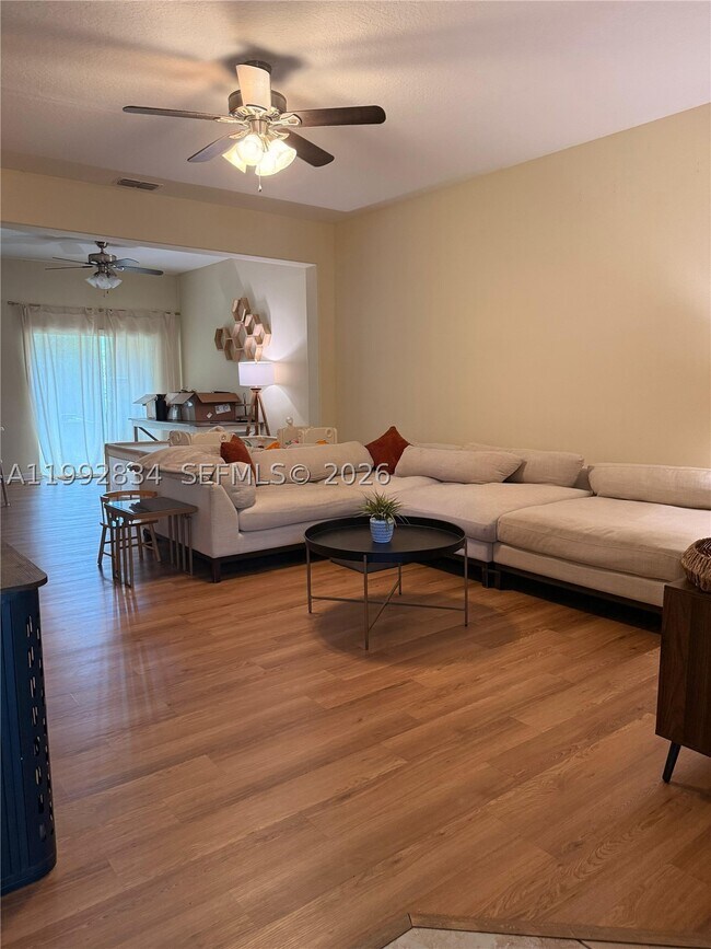Foto del edificio - 3154 Rodrick Cir