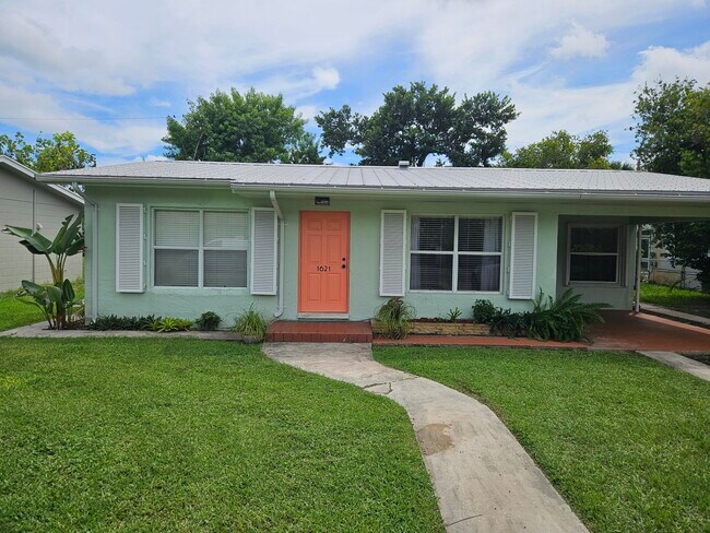 Foto del edificio - 1621 Seaway Dr