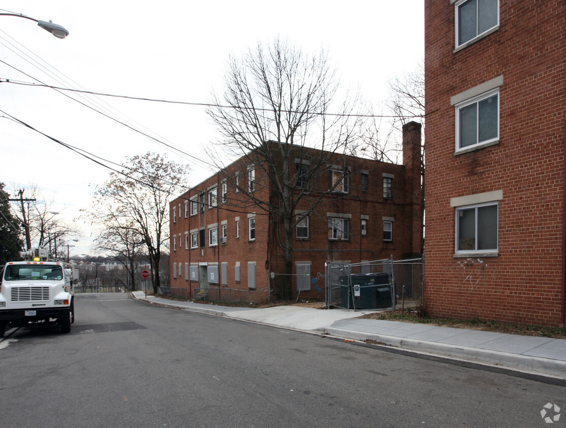 Primary Photo - 3339 10th Pl SE