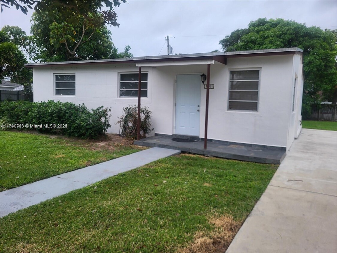 Foto principal - 19000 SW 119th Ave