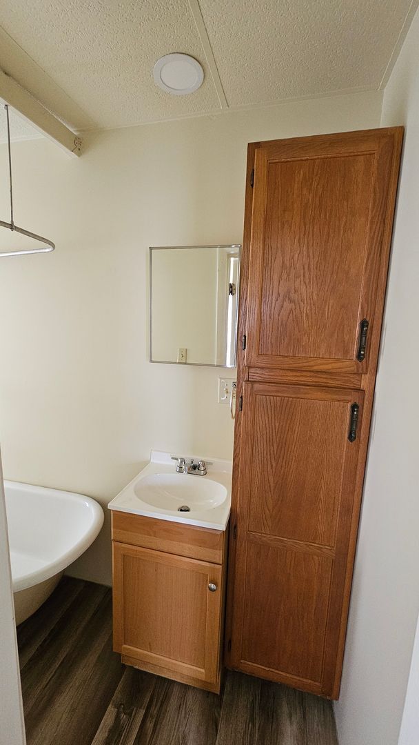 Foto del edificio - 2nd Floor 1 Bedroom Apartment!