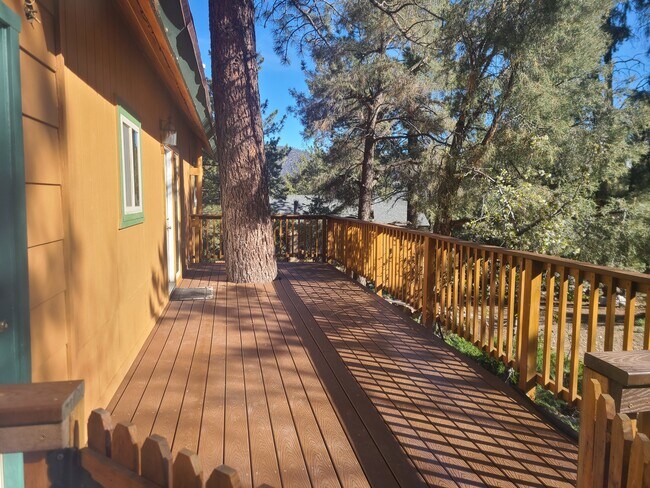 Foto del edificio - 15325 Acacia Way