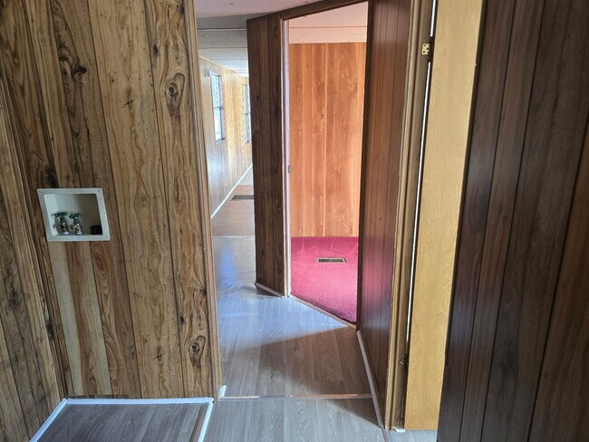 Foto del edificio - 472 Ruben Wells Rd