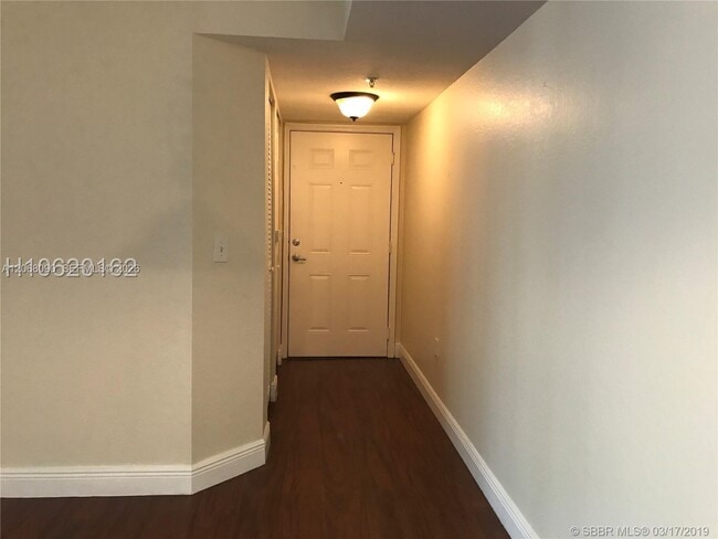 Building Photo - 2520 Centergate Dr