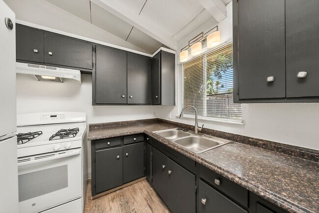 Foto del edificio - Charming 3 Bedroom 1 Bath Family Home