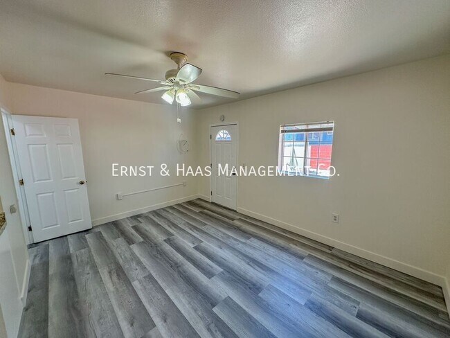 Foto del edificio - 1039 E Ridgewood St