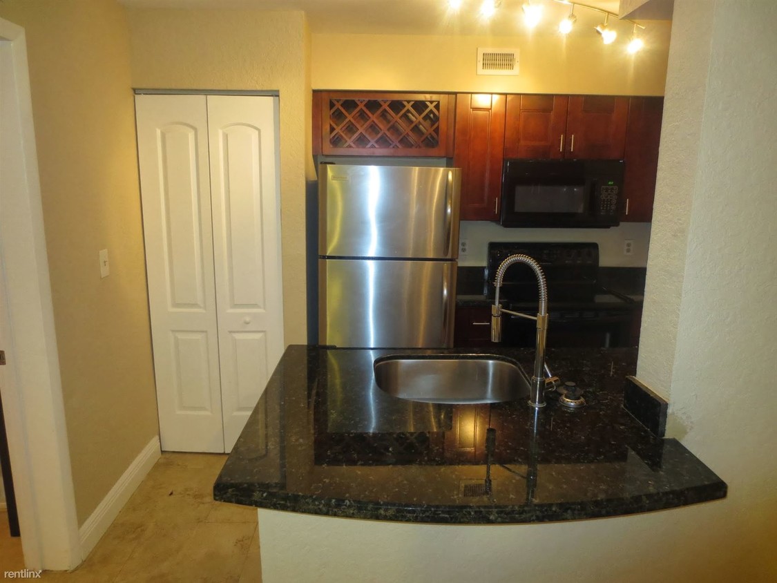 Primary Photo - 1 br, 1 bath Condo - Lakeview Club 2871 103