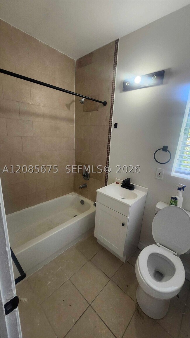 Foto del edificio - 847 81st St