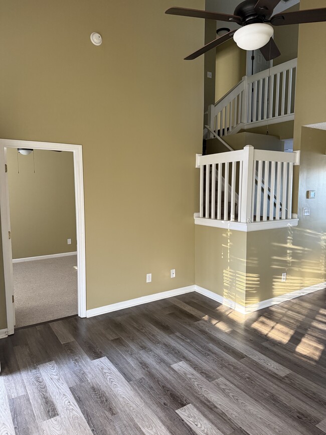 Foto del edificio - 1914 Ray Alexander Dr