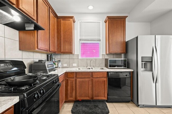 Building Photo - 462 Ferrule Dr