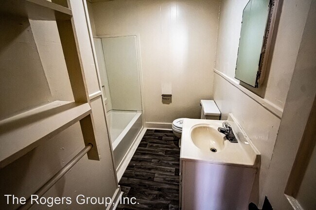Building Photo - 2 br, 1 bath House - 520 Clark St.