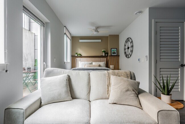 Foto del edificio - 320 Queen Anne Ave N