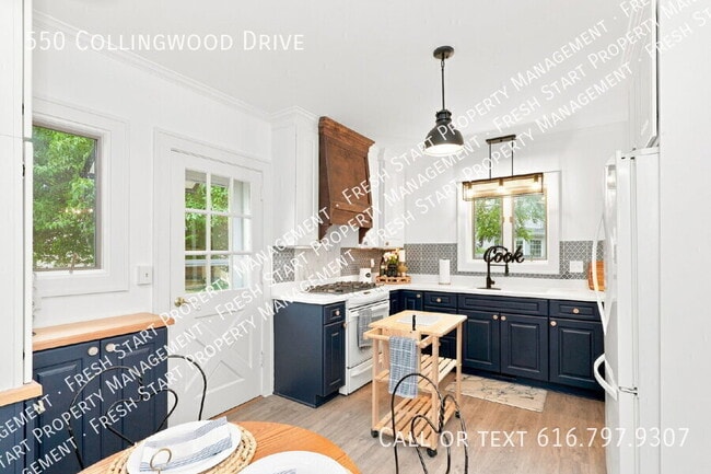 Building Photo - 550 Collingwood Dr