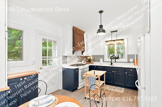 Foto del edificio - 550 Collingwood Dr