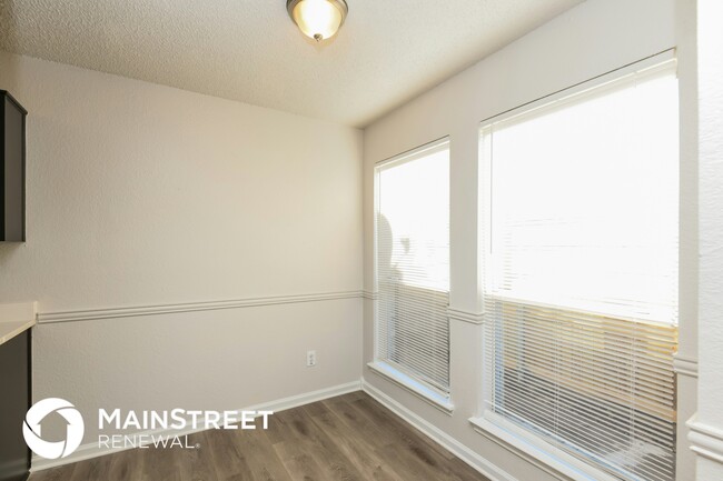 Foto del edificio - 5824 Heatherglen Terrace