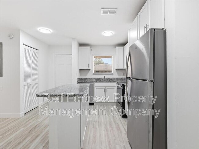 Building Photo - 11931 Palm Bay Court