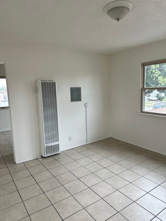 Building Photo - 11946 Rosecrans Ave