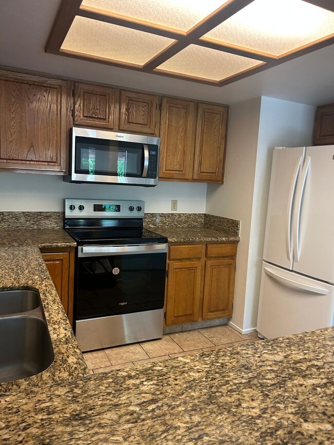 Building Photo - Idlewild Riverfront condo