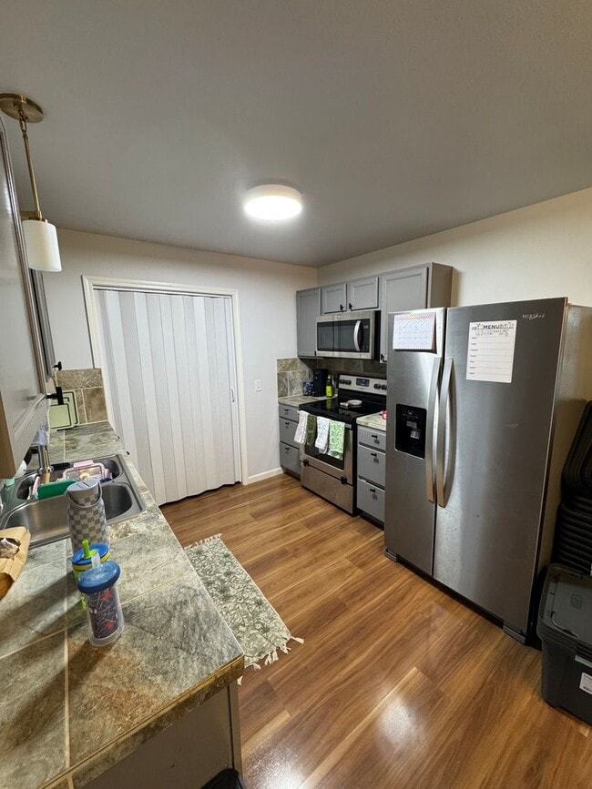 Building Photo - 3 Bedroom Home