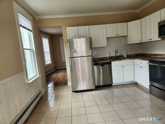 Building Photo - 368 Migeon Ave