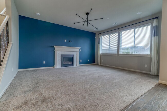 Foto del edificio - Spacious 3 Bedroom Home in Highly Desirabl...