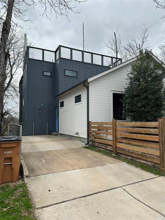 Foto principal - 2109 Riverview St