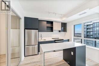 Building Photo - 395 Dundas St W