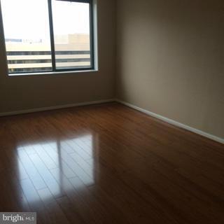 Foto del edificio - 3713 S George Mason Dr