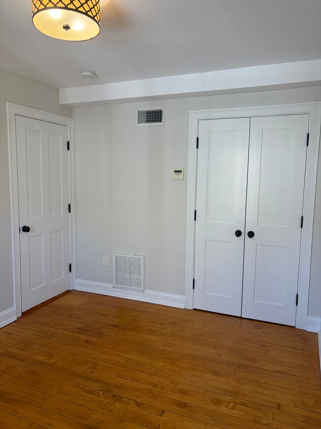 Building Photo - 87 Central St