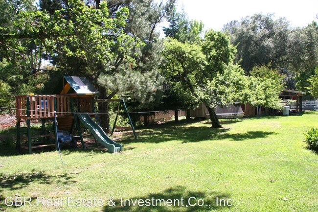 Building Photo - 5 br, 2 bath House - 6840 Oak Avenue