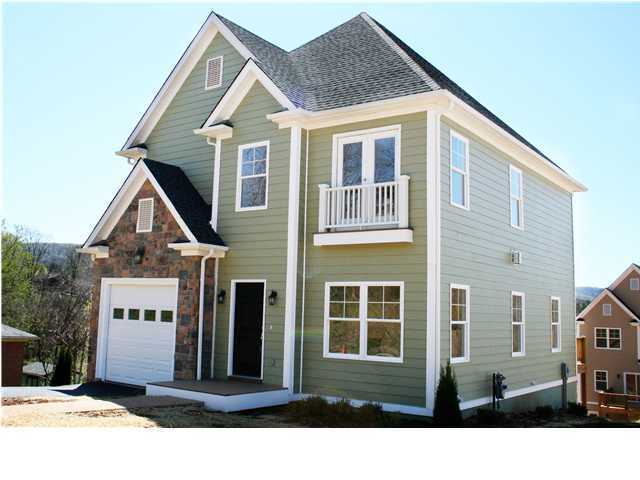 Building Photo - 710 Palatine Ave