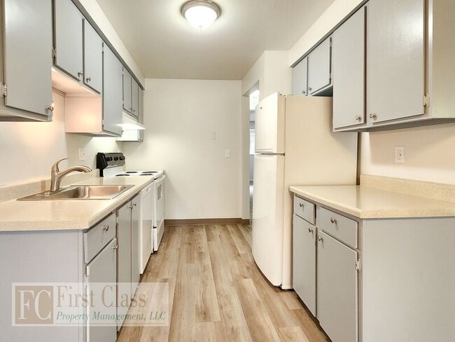 Building Photo - 1372 NE 186th Ave