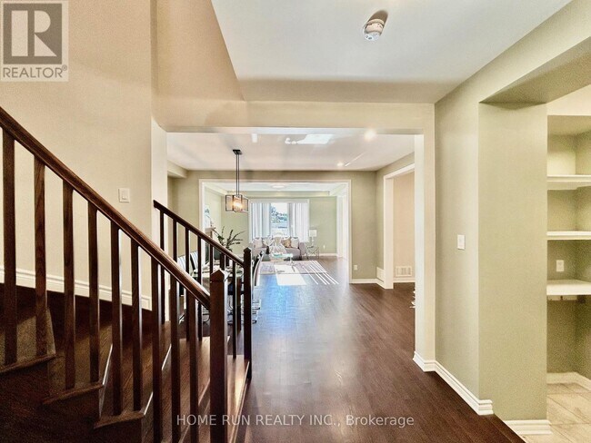 Building Photo - 167 Santolina St
