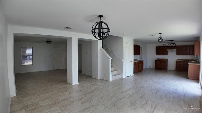 Building Photo - 15 Monette St