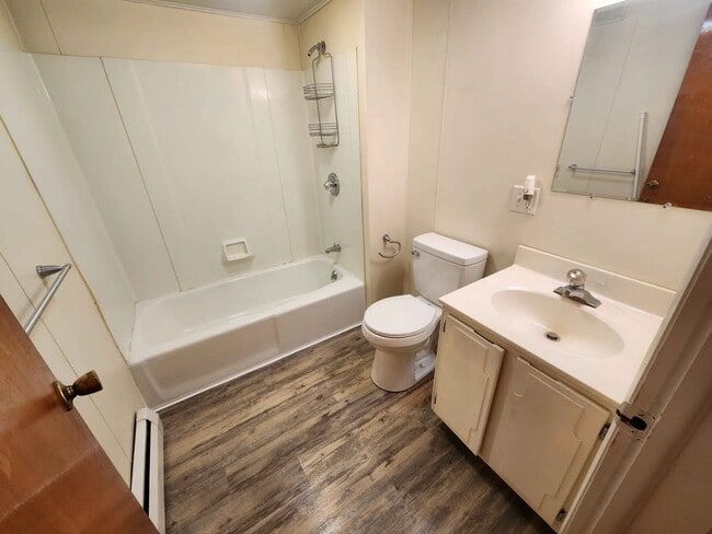 Building Photo - 430 Jordan Ave