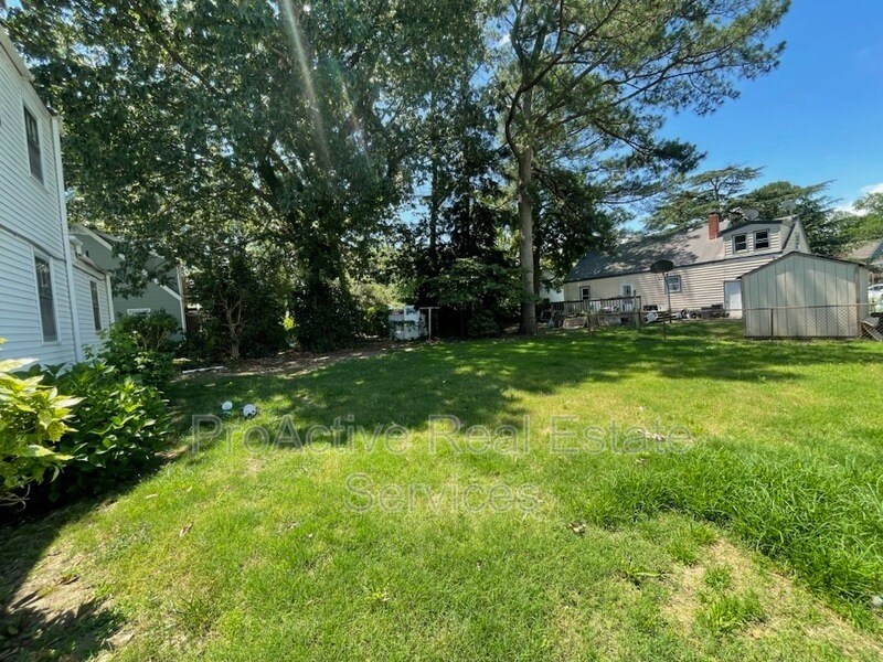 Building Photo - 3811 Chatham Cir