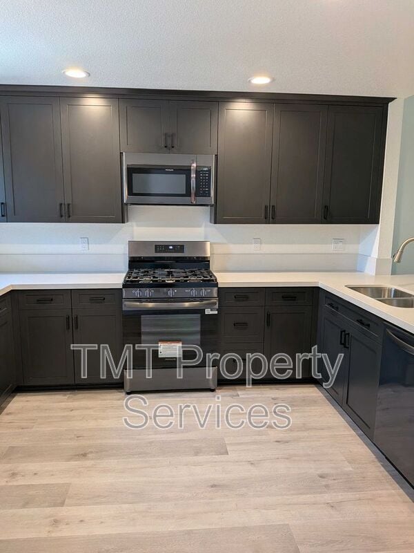 Building Photo - 7330 Stratford Pl