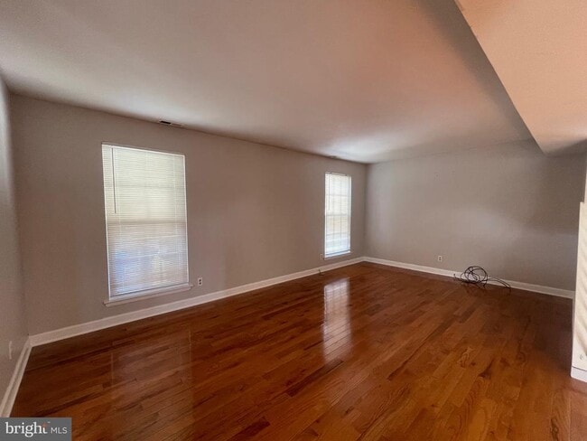 Foto del edificio - 4 Brookview Dr