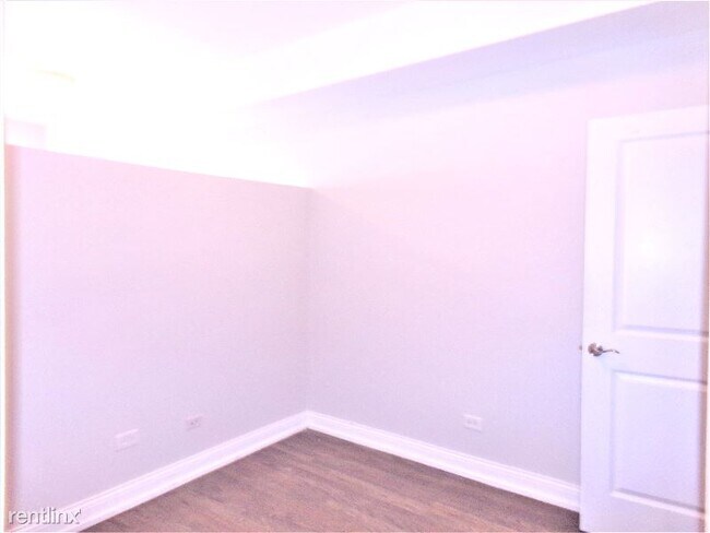 Building Photo - 4044 N Milwaukee Ave