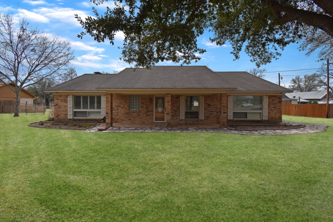 Building Photo - Tour Today! 3 Bedroom Home On Lake Tyler!